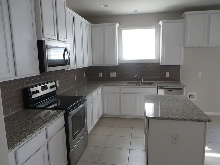 301 La Escalera Dr — Photo 10