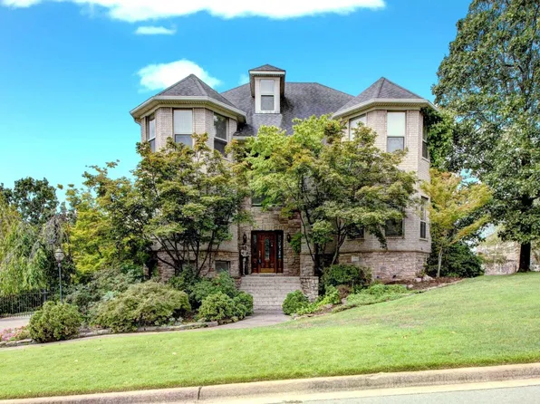 119 Manitou Dr, Maumelle, AR 72113