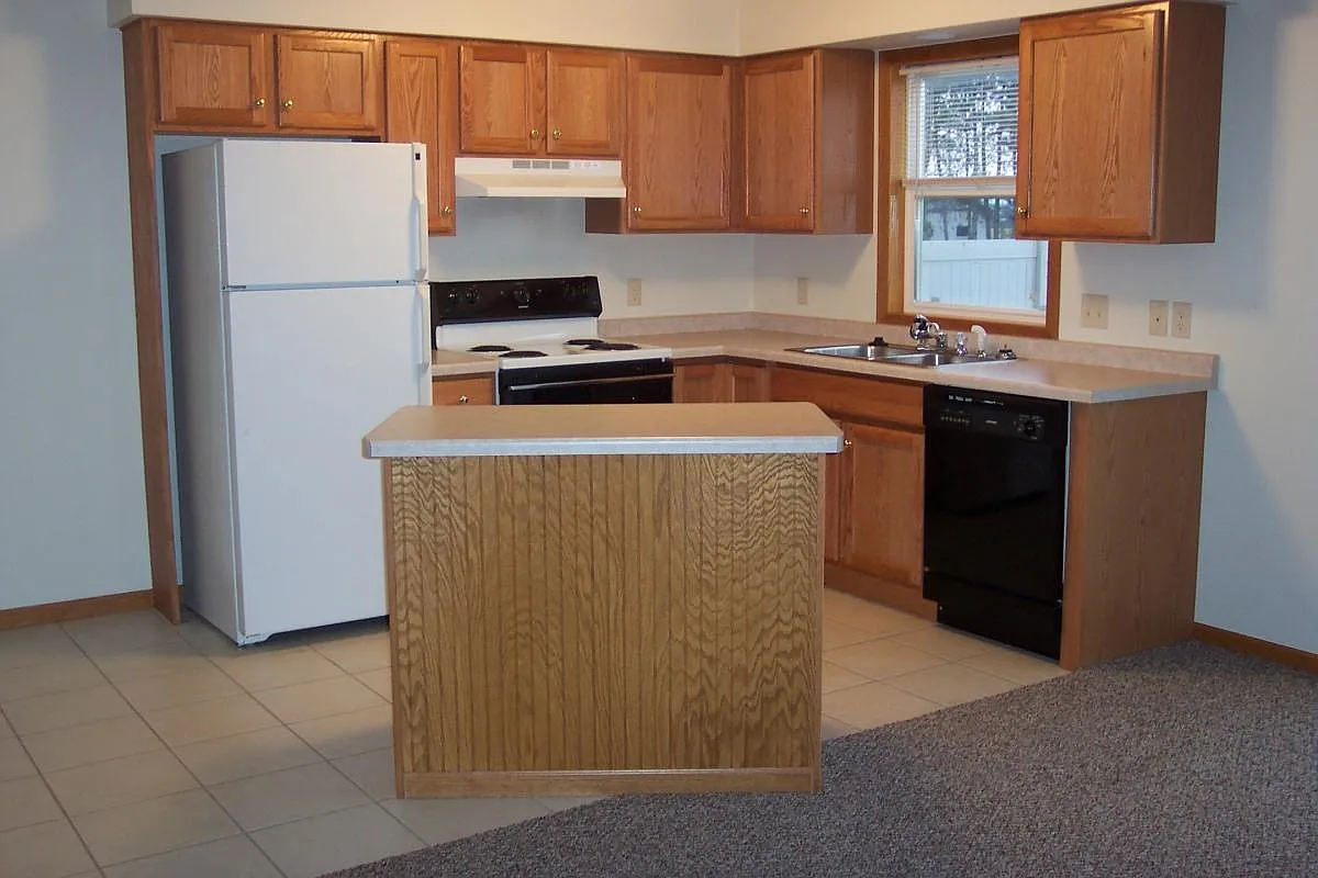 2 bed, 1.5 bath, 1200 sqft, $1,250 — Photo 4