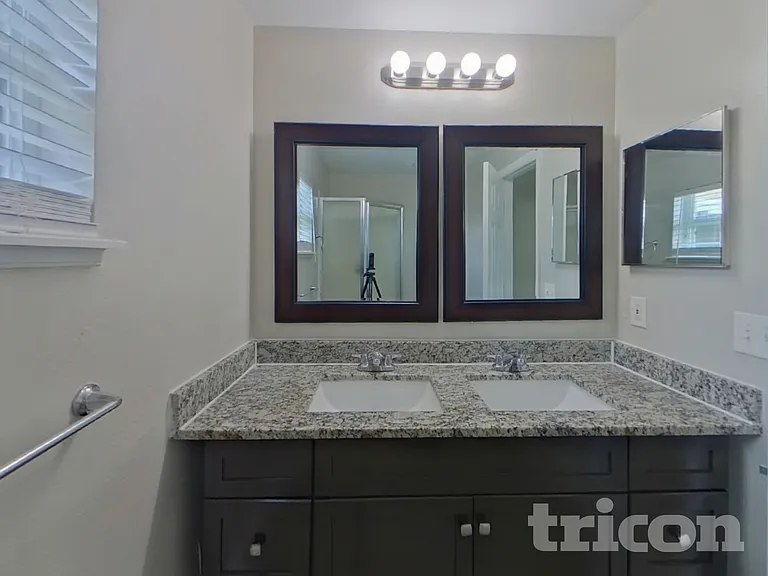 906 Dartmouth Ct — Photo 7