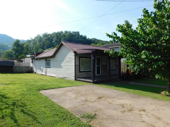 44 Johnson St, Harlan, KY 40831