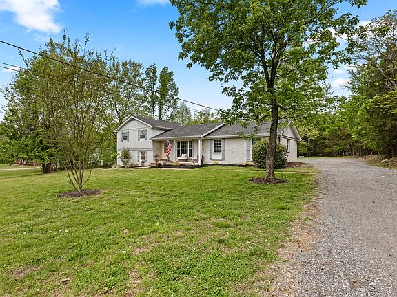 3rd image of 323 Kimberly Ct