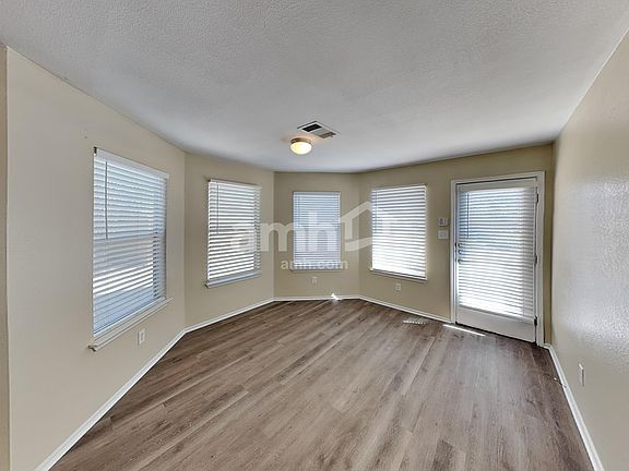 5th image of 2844 Deerfern Ln