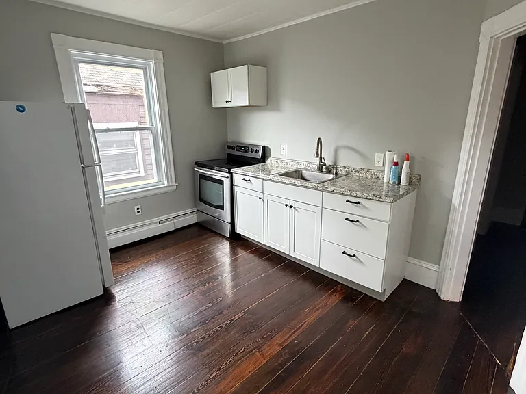333 Cabot St #2R — Photo 3