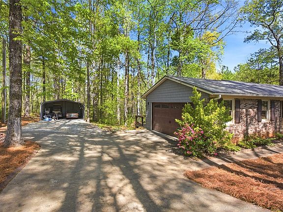 2nd image of 275 Mountain Springs Rd