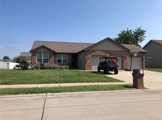 1207 Larkspur Dr, Mascoutah, IL