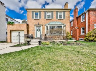 438 Longcommon Rd, Riverside, IL 60546