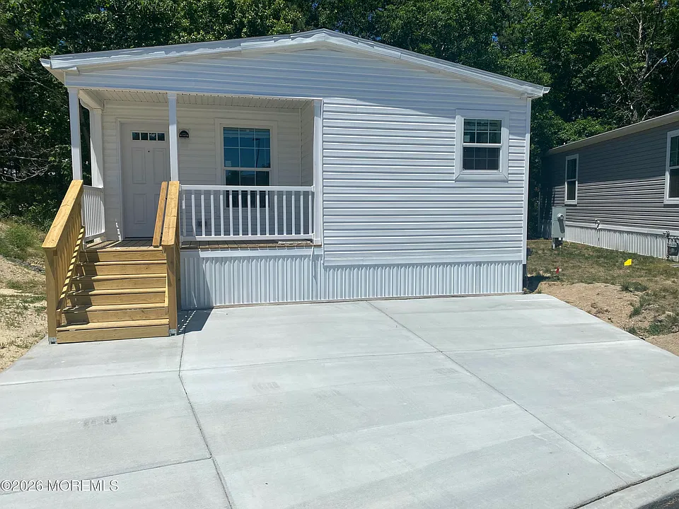 17 Maple Tree Ct