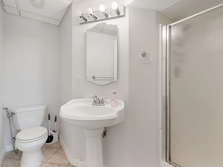 649 E Duck Creek Cir — Photo 23