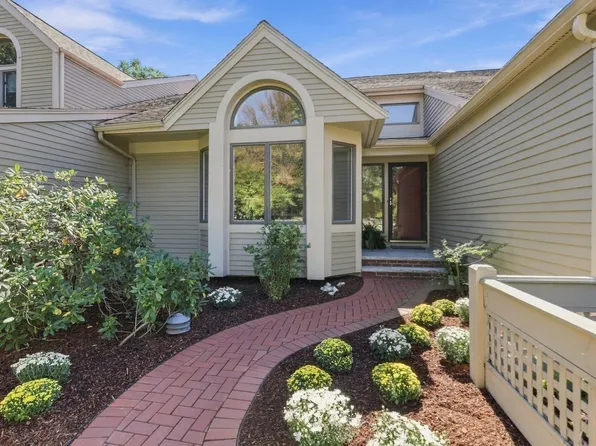 7 Wainwright Rd Unit 47, Winchester, MA 01890