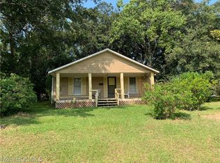 365 Geronimo St, Chickasaw, AL 36611