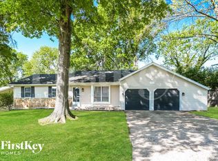 125 Lake Point Dr, Saint Peters, MO 63376