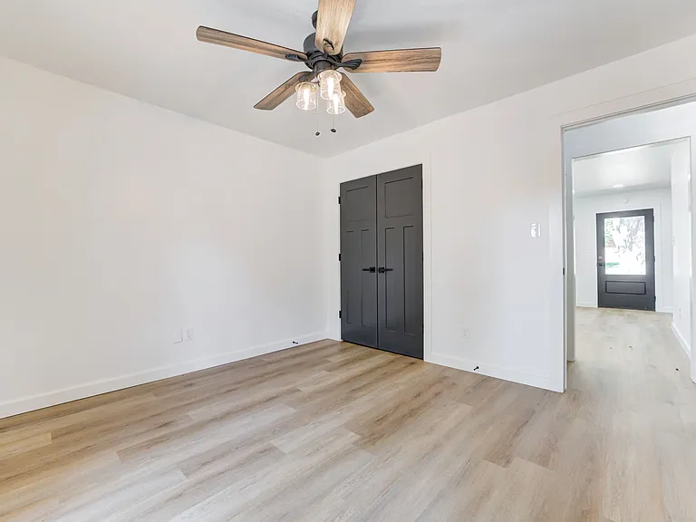 2212 Donna Dr — Photo 23
