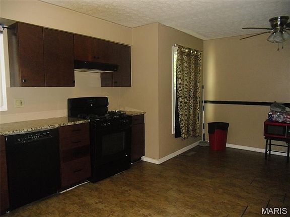 4th image of 3212 West Blvd