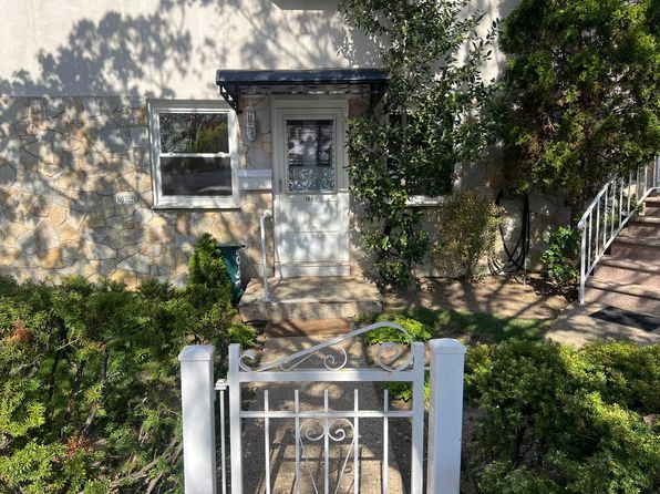 1605 Bell Blvd #1