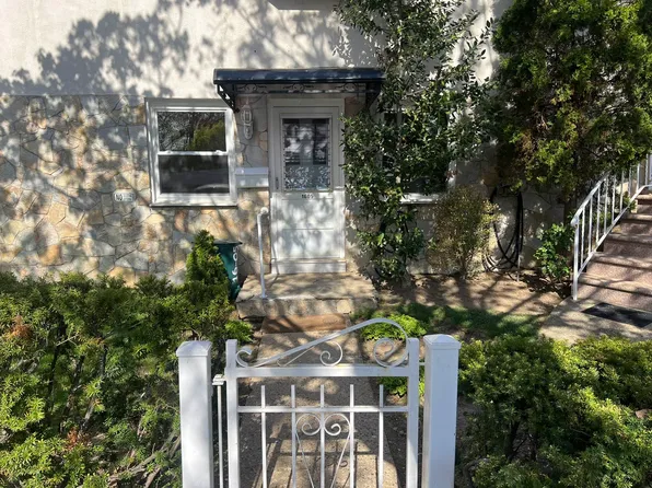 1605 Bell Blvd #1, Bayside, NY 11360