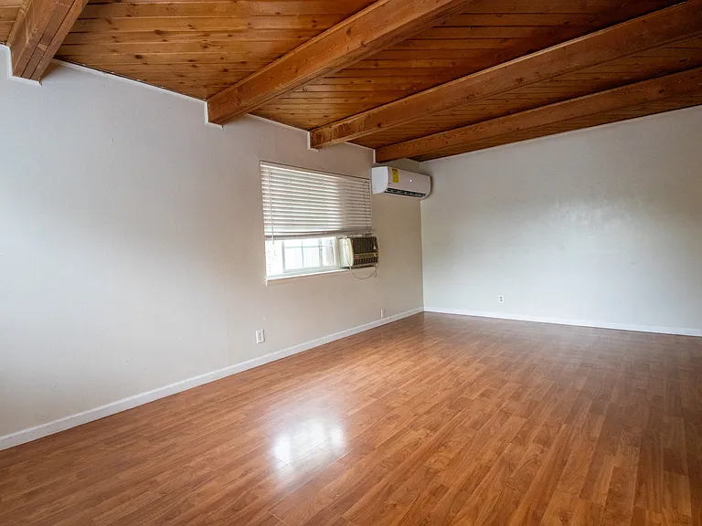 355 Raffetto Dr — Photo 8