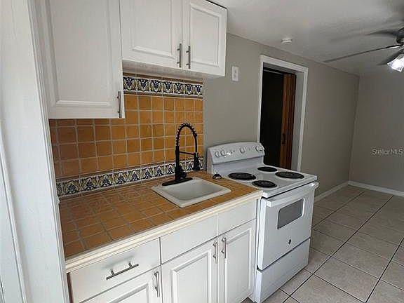 2nd image of 3407 N Avenida Republica De Cuba #3407A