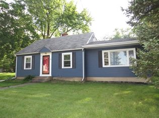 421 S 13th Ave, St Charles, IL 60174