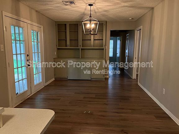 5th image of 1301 Melrose Dr