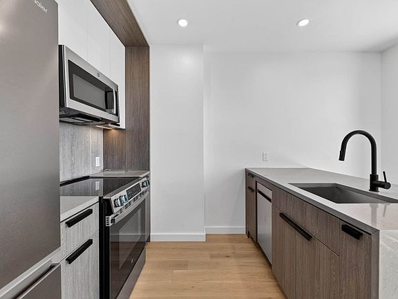 2nd image of 1211 Fulton St #Penthouse