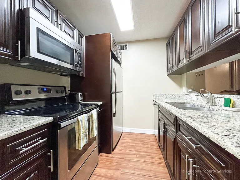3921 SW 34th St #105 — Photo 7
