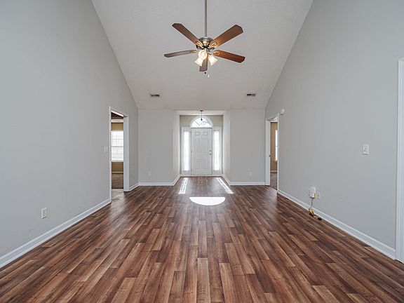 4th image of 2019 Gardendale Dr