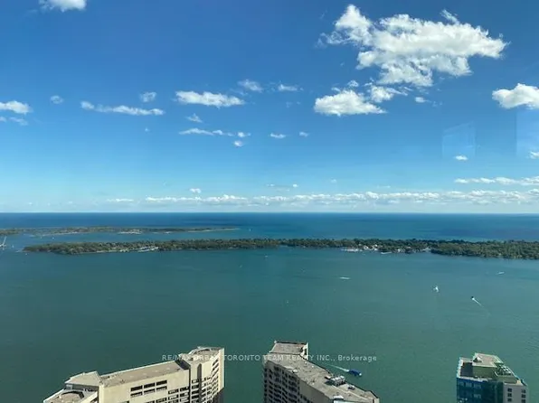 100 Harbour St, Toronto, ON