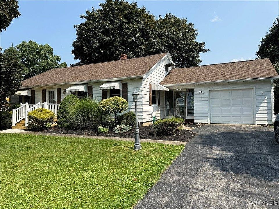 1st image of 15 Farwell Dr