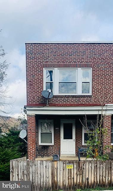 1st image of 1923 Woodvale Ave