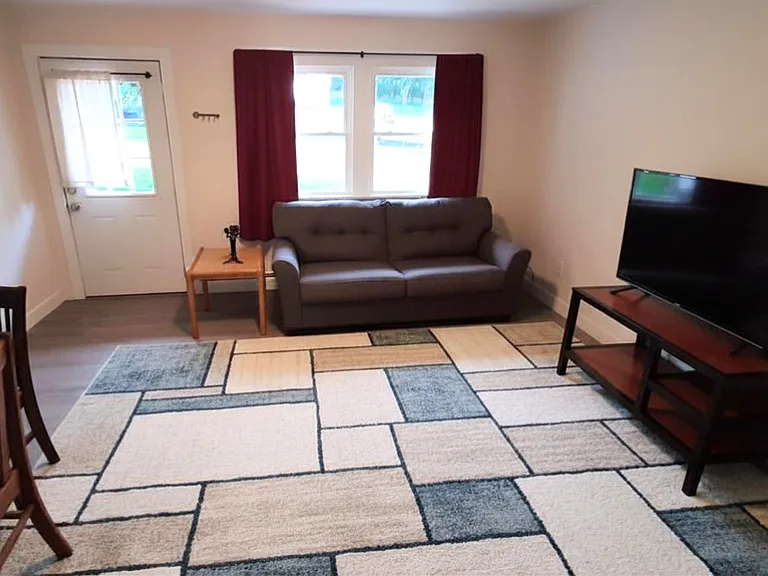320 Hillview Place — Photo 8