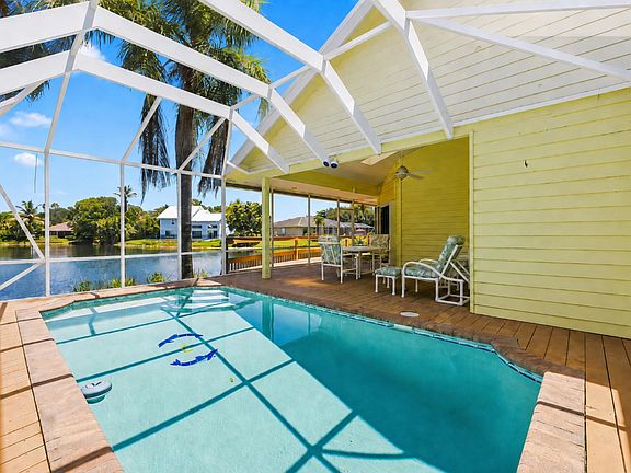 3rd image of 10461 SE AMBERJACK Court