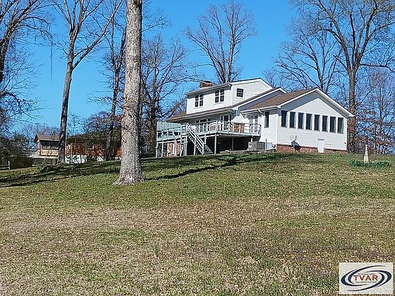 3rd image of 252 Indian Creek Dr