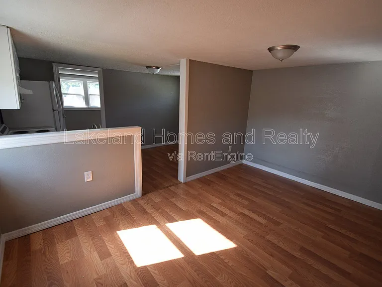 1060 E Wabash St #2 — Photo 6