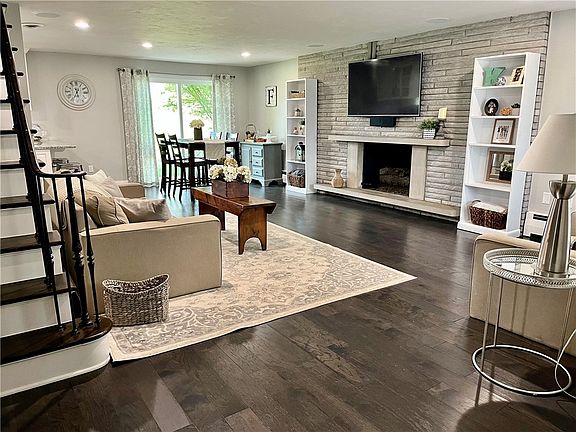 2nd image of 2521 N Lightwood Ave