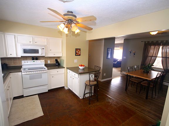 4th image of 315 Scott Ave