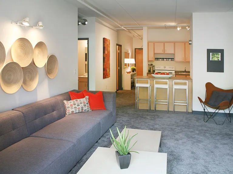 Humbucker Apartments — Photo 13