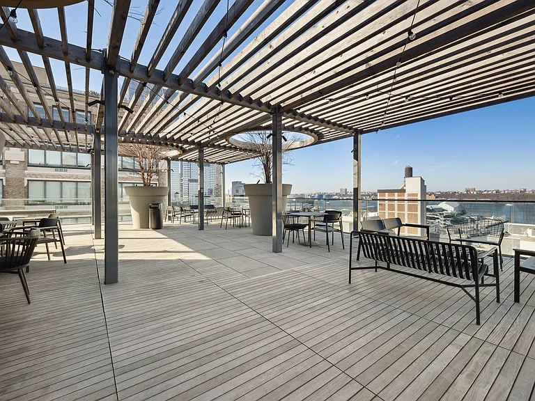 547 W 47th St #718 — Photo 11