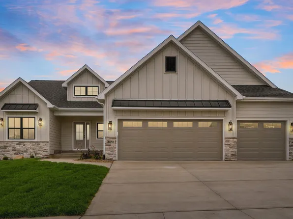 4610 Sonoma Dr, Cedar Falls, IA 50613