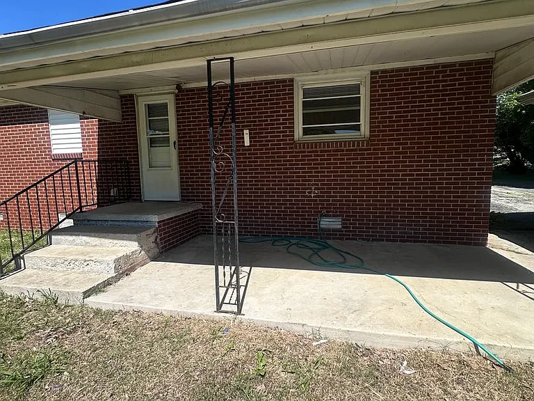 617 Vass Ln — Photo 11