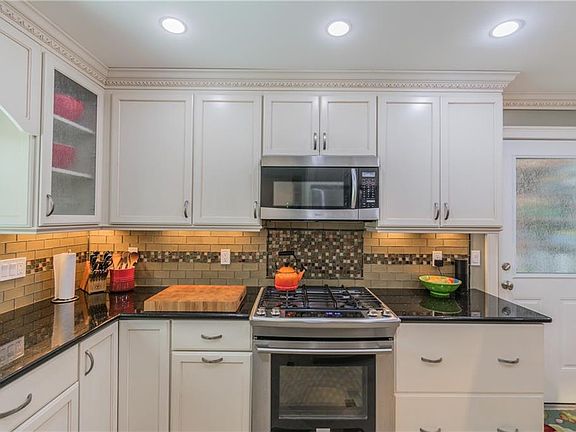 4th image of 50 Aegean Ave