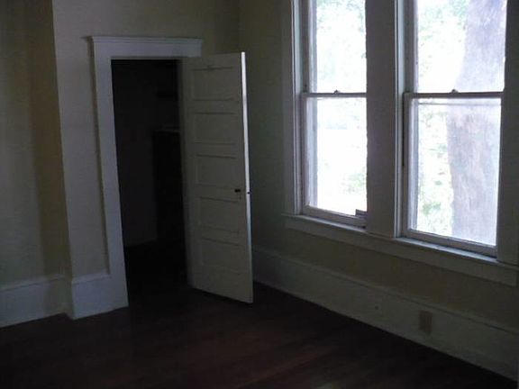 2nd image of 612 N Halifax Ave APT 1