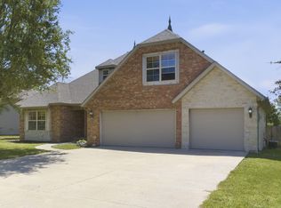 5254 E Hackberry St, Springfield, MO 65809