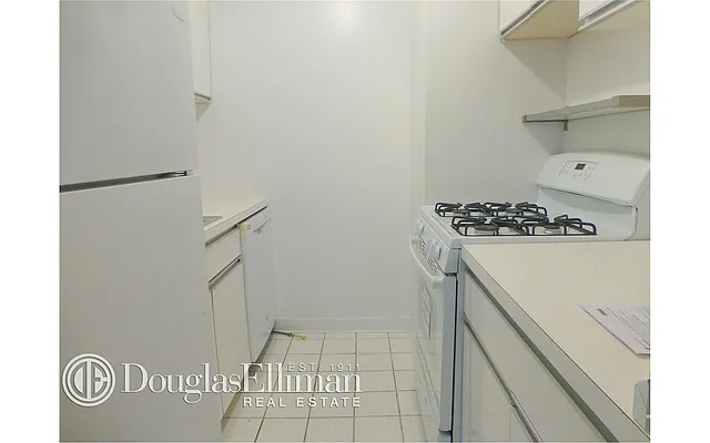 Rented by Douglas Elliman | media 10