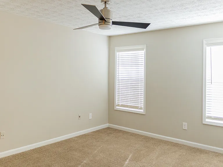 Twin Springs Apartments — Photo 28