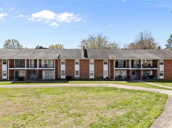 2817 N Ohenry Blvd APT G, Greensboro, NC 27405