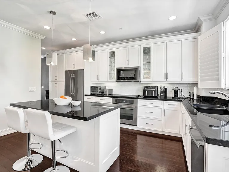 381 E Cannery Row Cir — Photo 12
