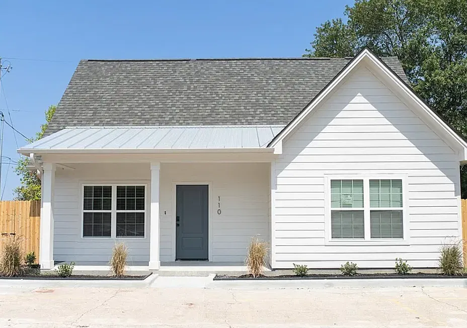 4 bed, 1600 sqft, $3,200 — Photo 1