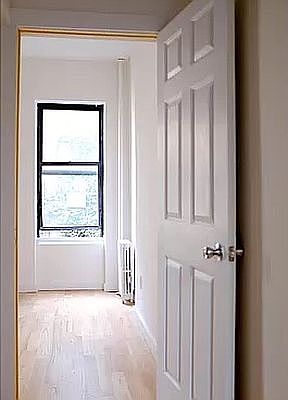 3rd image of 409 W 48th St #4SE