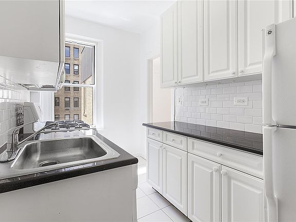 4th image of 115 E 89th St APT 9E
